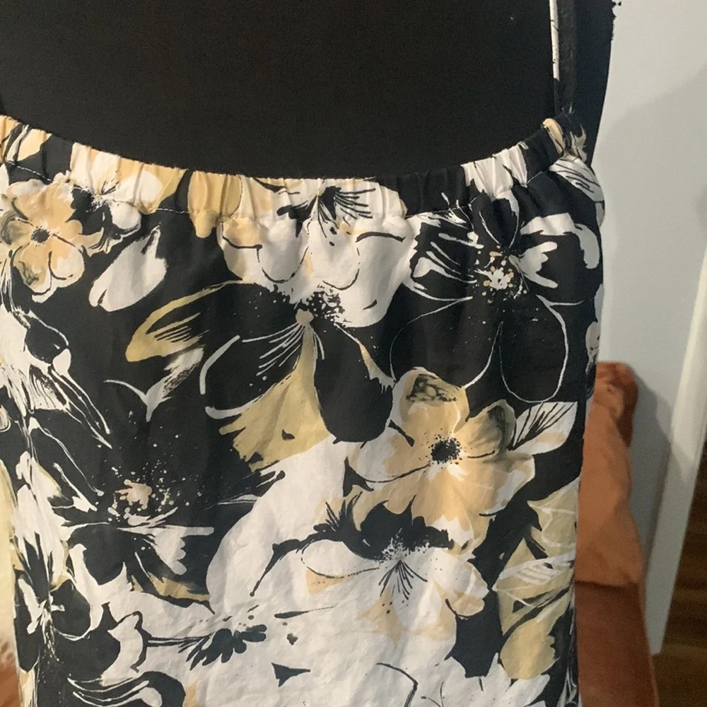 Tommy Bahama Top - Picture 2 of 6